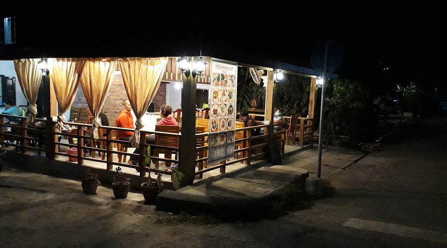 Eksplorasi Rasa di Phonheuang Cafe: Permata Tersembunyi Kuliner Autentik di Luang Prabang
